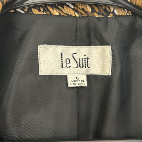 NWOT Animal Print Blazer Size 6 - Picture 4 of 8